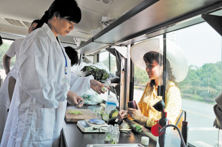 挑選食品安全檢測(cè)車廠家，需要注意這3點(diǎn)